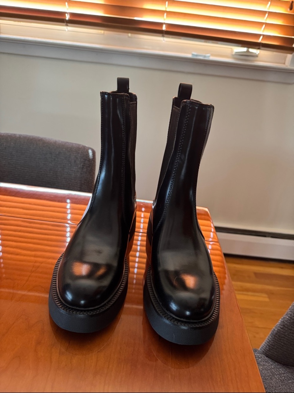 Black Leather Chelsea Boots - Sleek Platform Sole